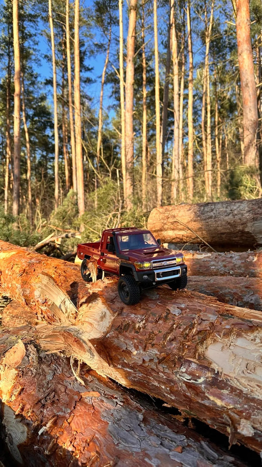 1:12 Scale R/C Toyota Landcruiser LC79 MN82