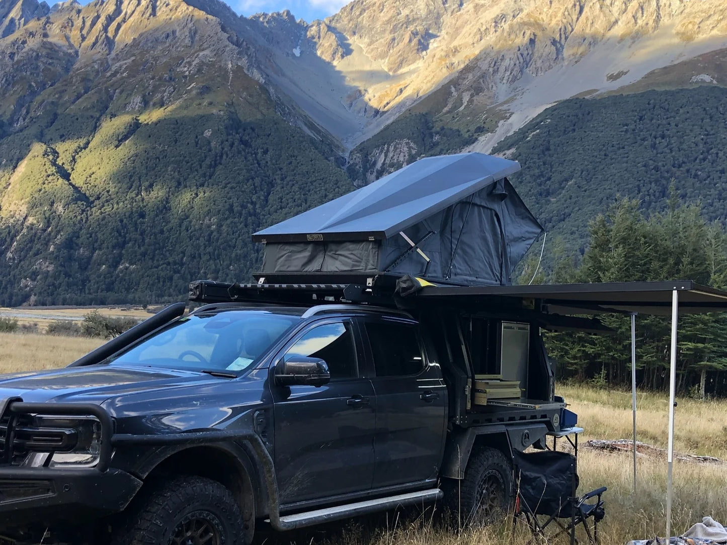 EEZI-AWN STEALTH Roof Tent