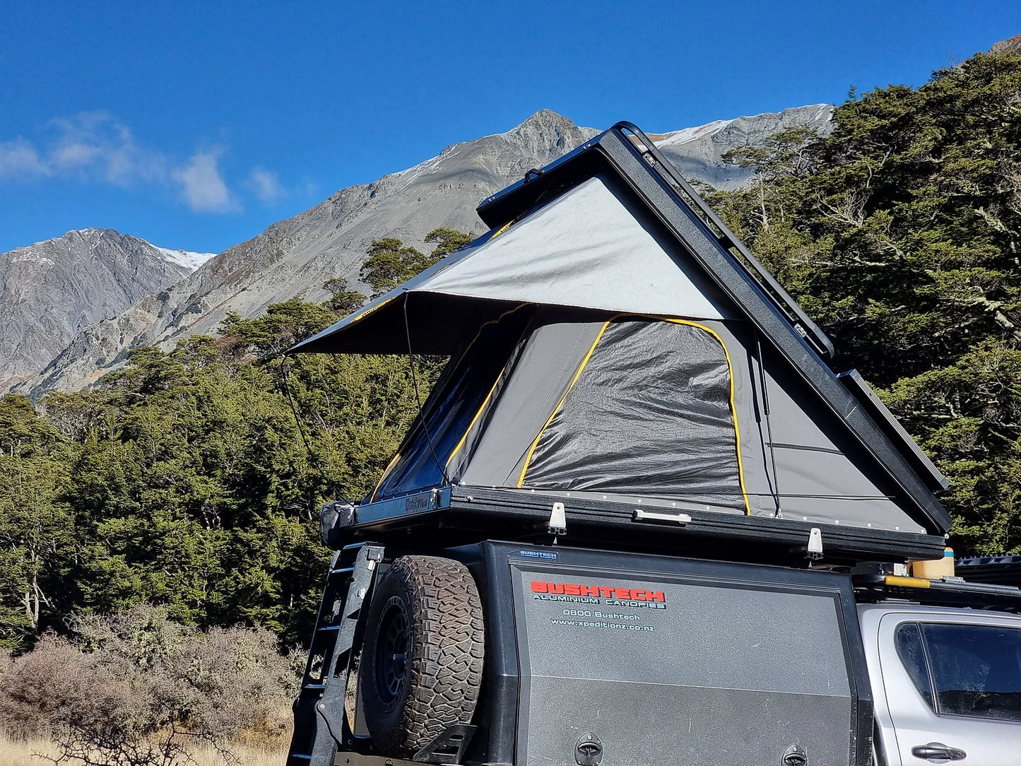 Quick Pitch Hard Shell Roof Tent - Made in South Africa